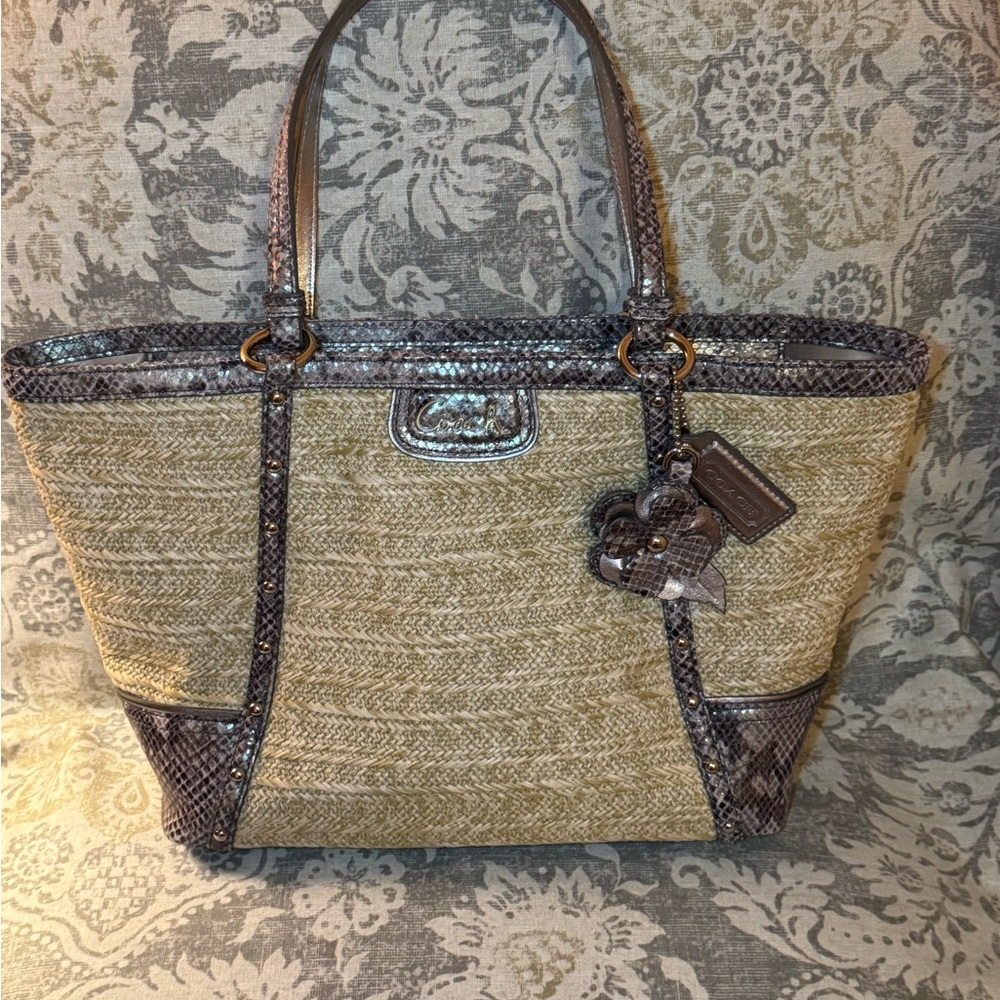 Stylish Coach Woven Straw and Leather Snakeskin Print Trim Women's Shoulder Bag
